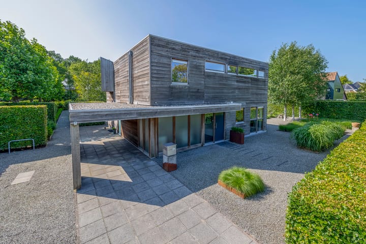 Photo 2 of Bakboord 24