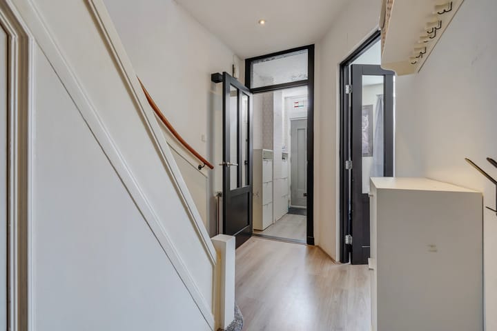 Foto 10 van Boele van Hensbroekstraat 42