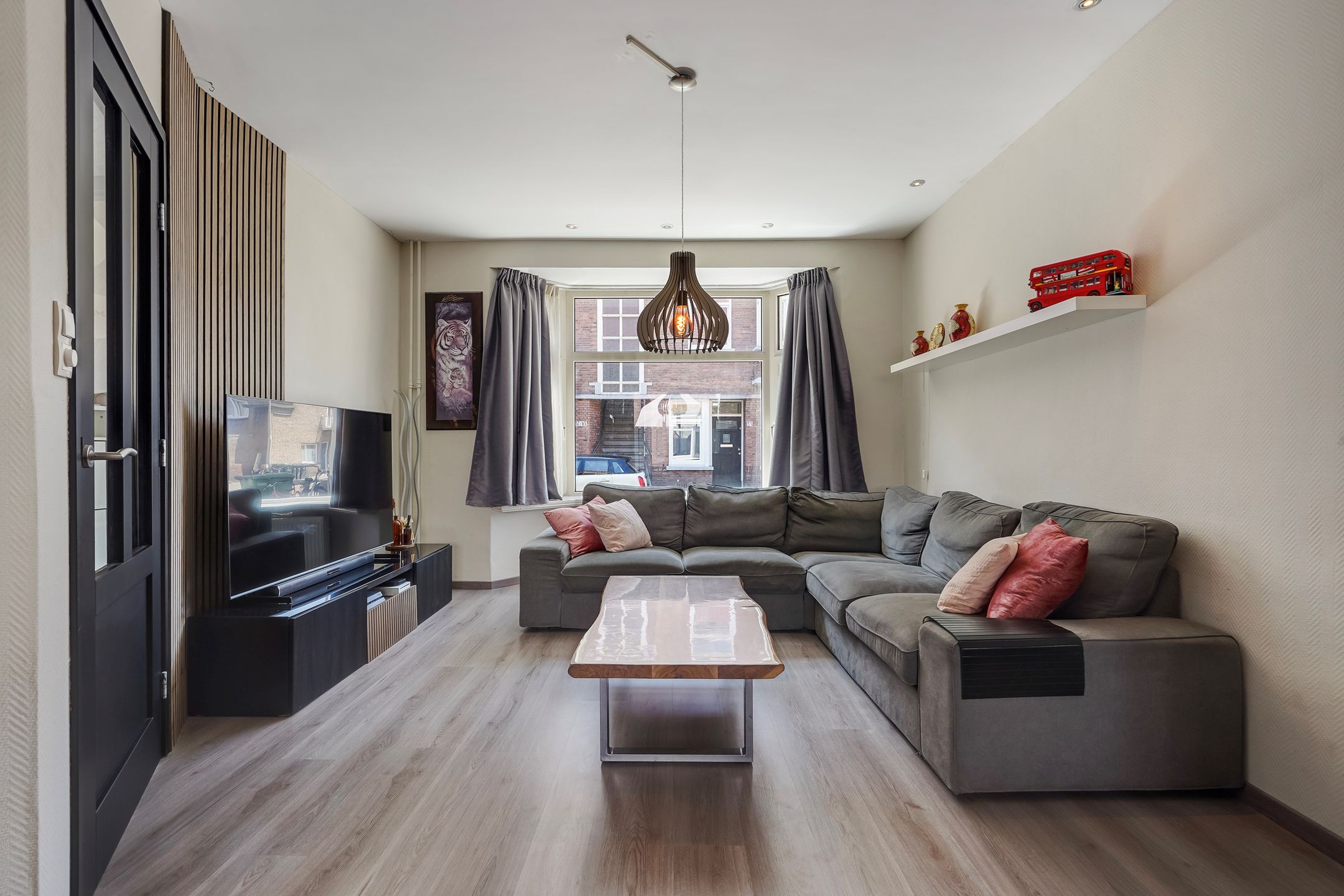 Photo 15 of Boele van Hensbroekstraat 42