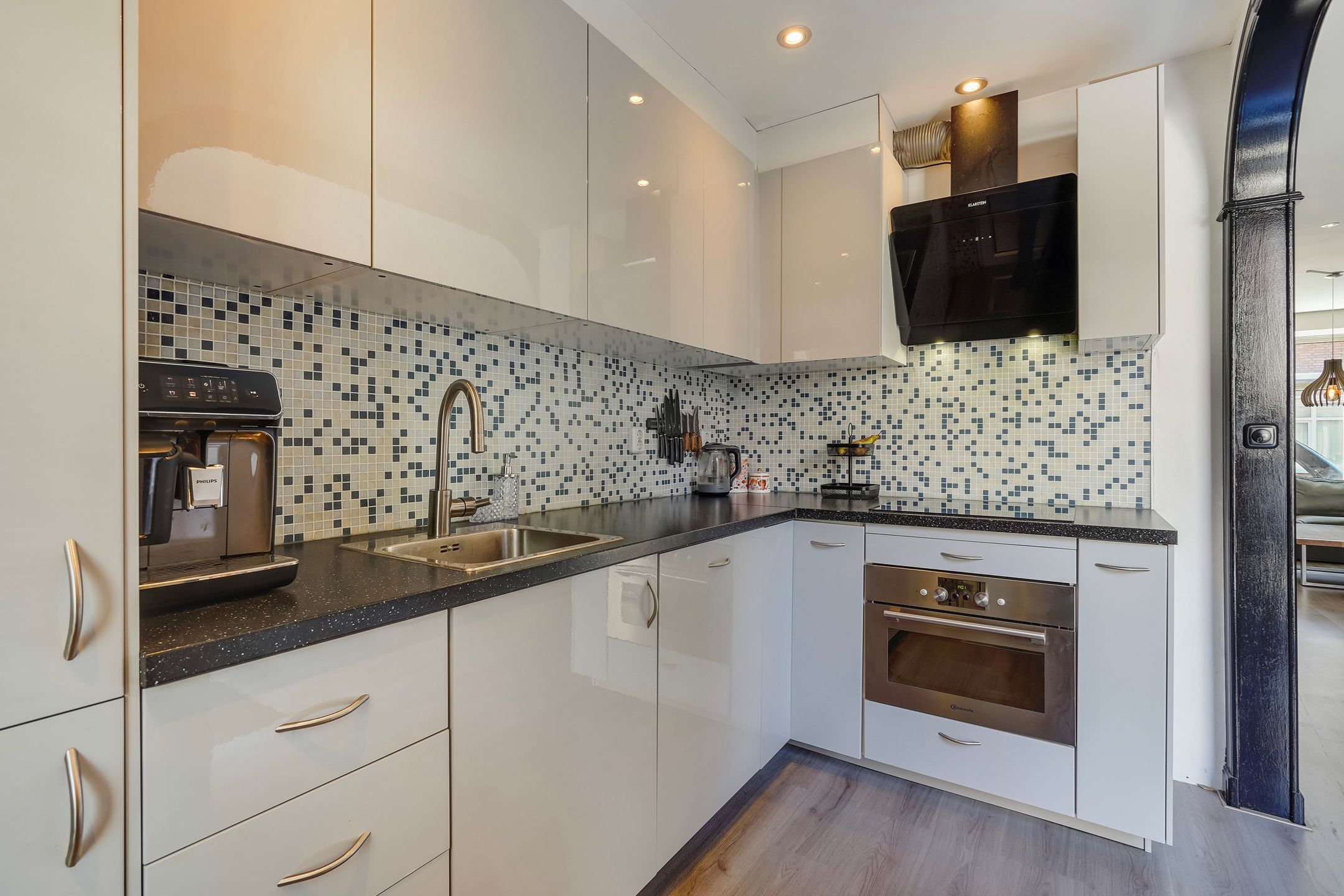 Photo 21 of Boele van Hensbroekstraat 42