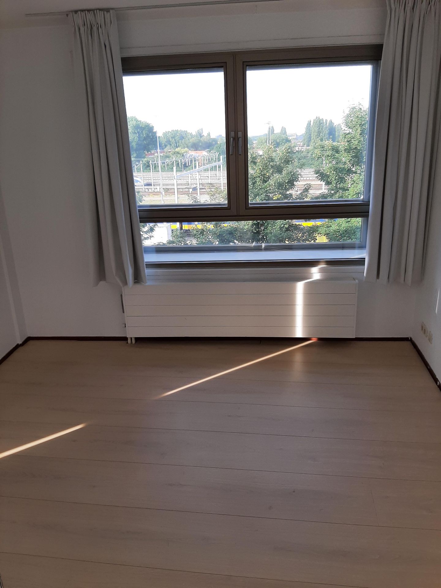 Foto 19 van Carolina MacGillavrylaan 266