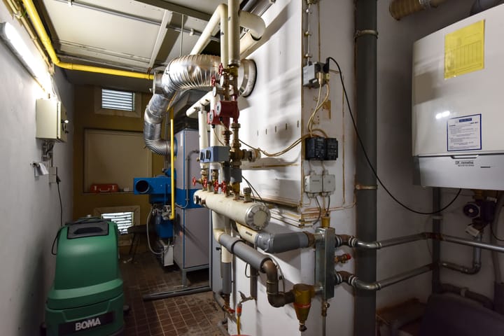 Photo 22 of Van Wassenaerstraat 9