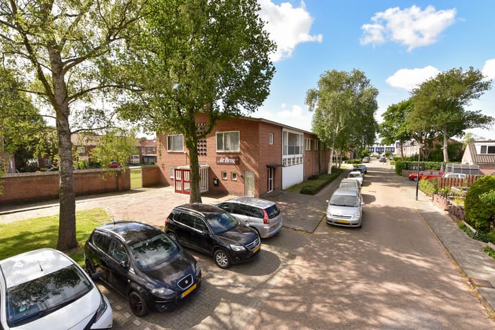 Photo 23 of Van Wassenaerstraat 9