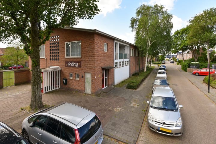 Photo 24 of Van Wassenaerstraat 9