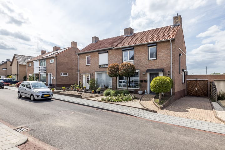 Photo 30 of Kardinaal van Rossumstraat 12