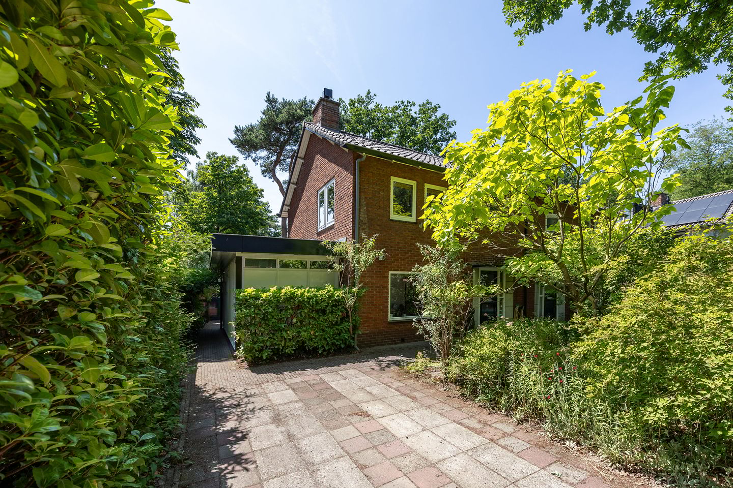 Foto 1 van van Heeckerenlaan 7