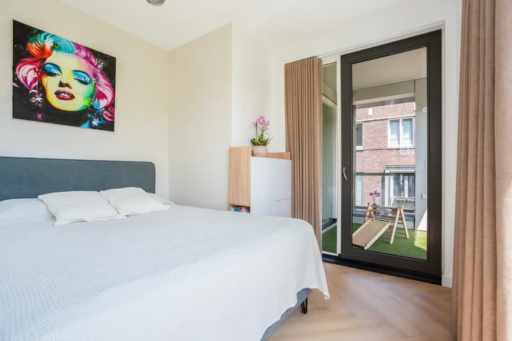 Foto 13 van Roentgenstraat 123