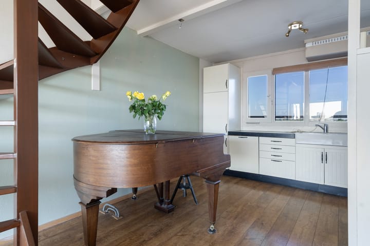 Photo 8 of Weena 979