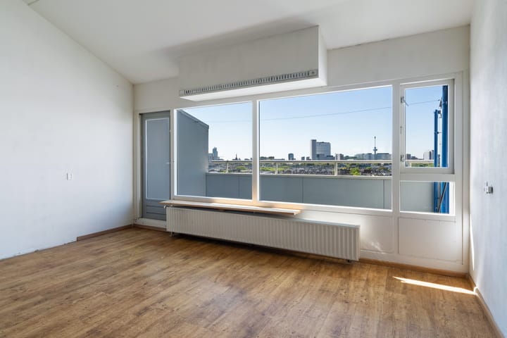 Photo 16 of Weena 979