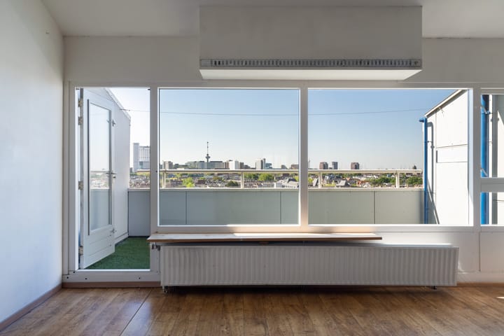 Photo 17 of Weena 979