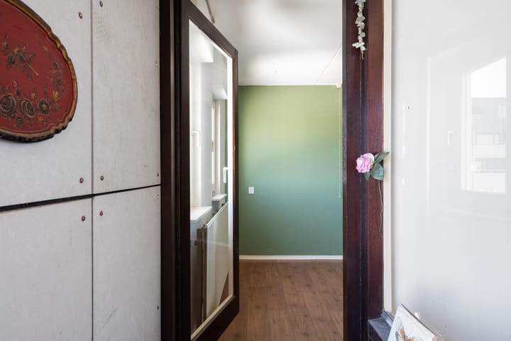 Photo 38 of Weena 979