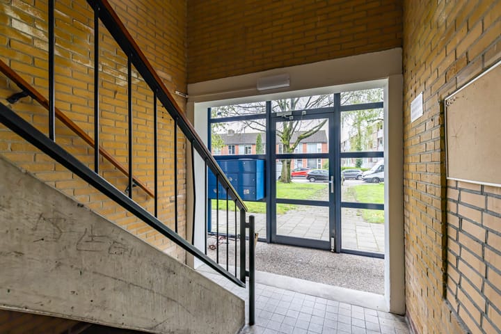 Photo 18 of Dierenriemstraat 205