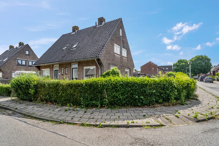 Photo 3 of Prins Bernhardlaan 35