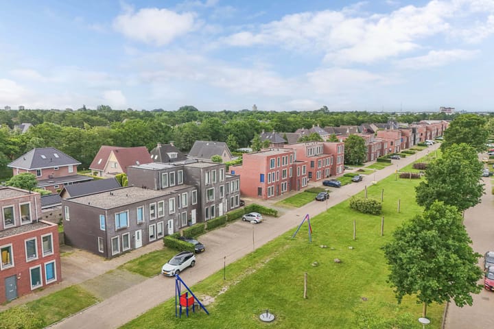 Foto 4 van Smaragd 76