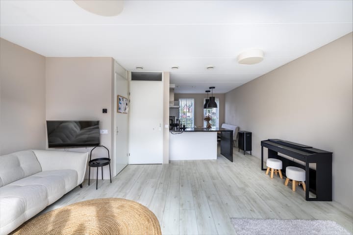 Foto 12 van Smaragd 76