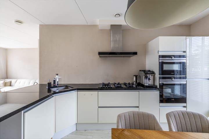 Foto 14 van Smaragd 76