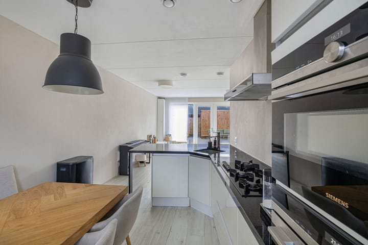 Foto 15 van Smaragd 76