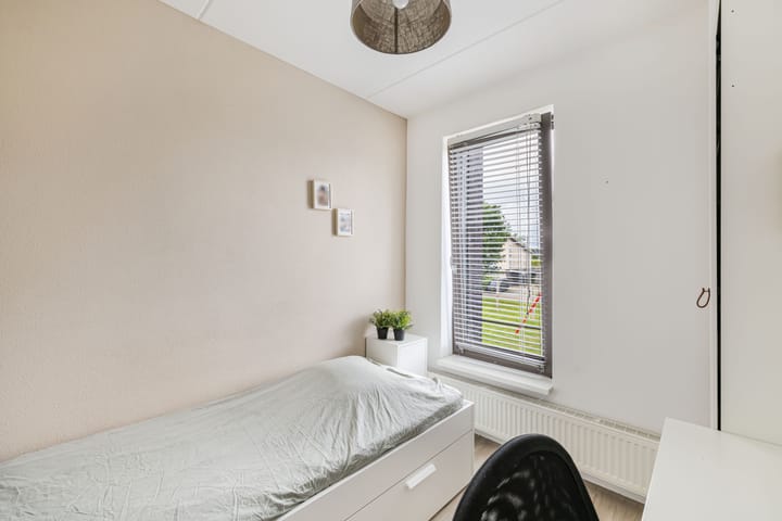 Foto 21 van Smaragd 76