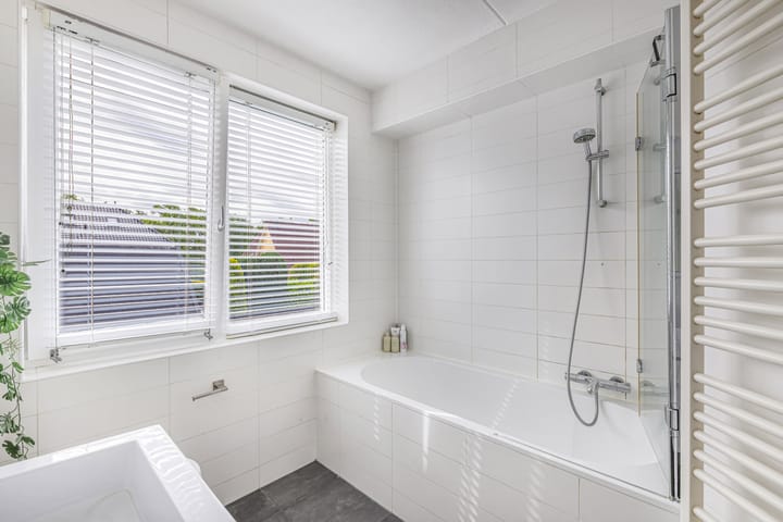 Foto 23 van Smaragd 76