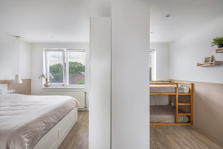 Foto 25 van Smaragd 76