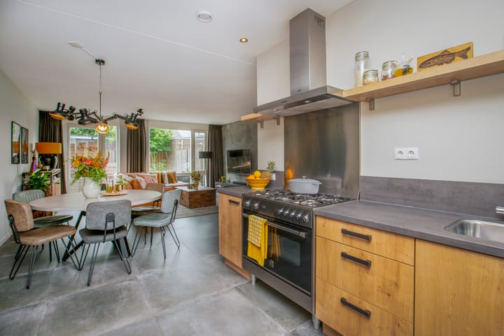 Foto 8 van Schoenmaker 19