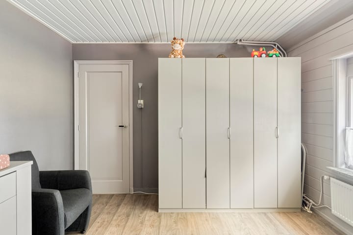 Photo 21 of Oudlandstraat 2