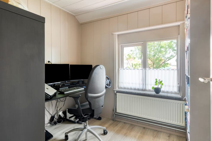 Photo 22 of Oudlandstraat 2