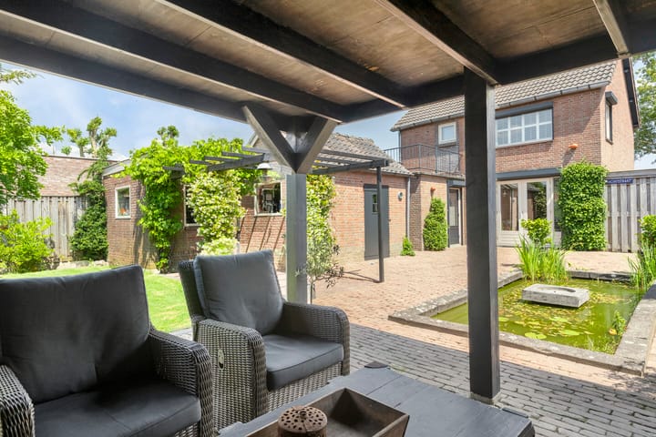 Photo 28 of Oudlandstraat 2