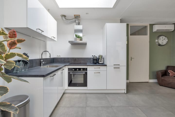 Foto 18 van Winkelwaard 422