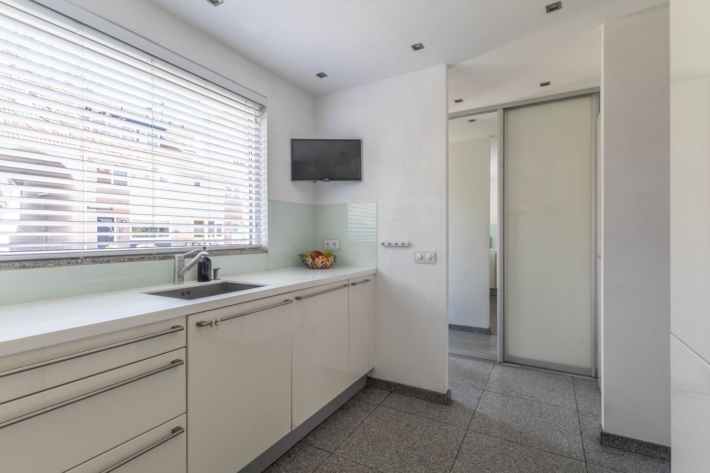 Foto 10 van Monnickendamstraat 54