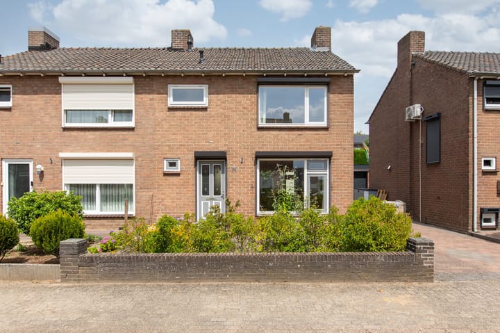 Foto 1 van Dahliastraat 13