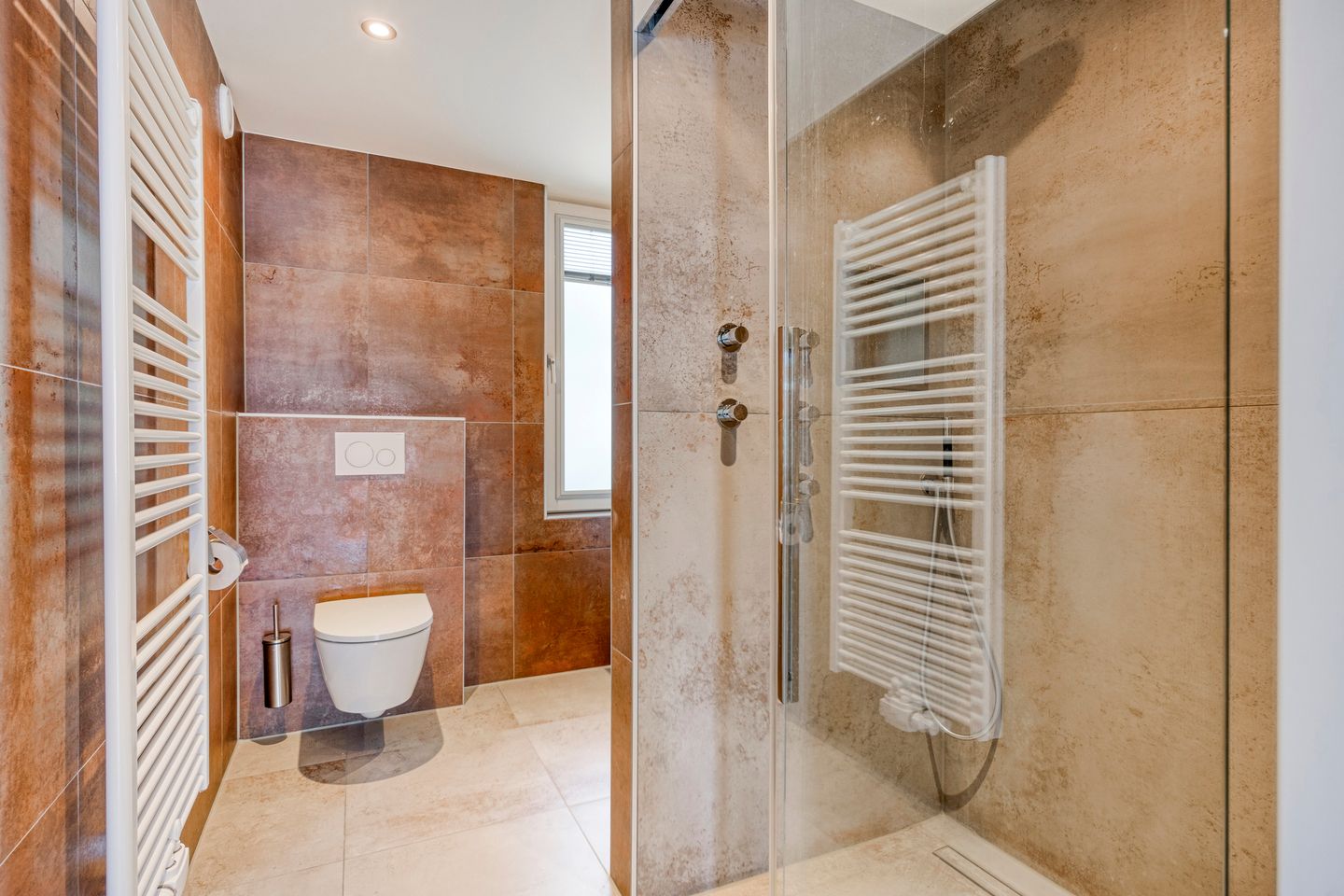 Photo 4 of Basisveenstraat 47