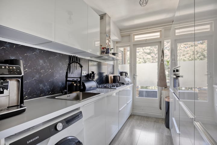 Foto 10 van Ambonstraat 82