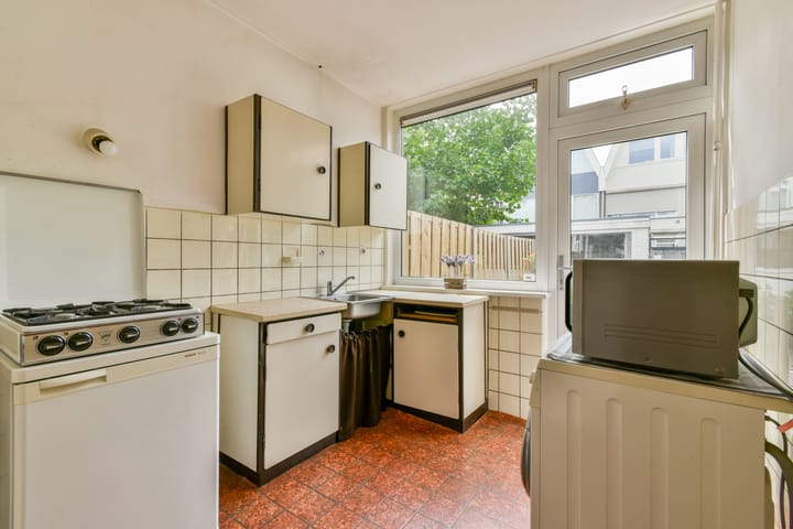 Photo 8 of Prof. Lorentzlaan 11