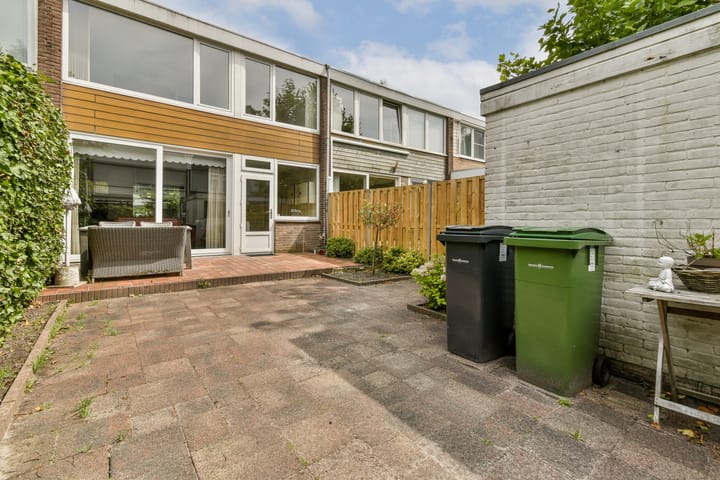 Photo 10 of Prof. Lorentzlaan 11