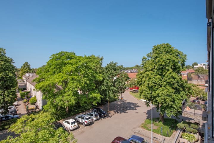 Photo 28 of J.S. Bachlaan 159