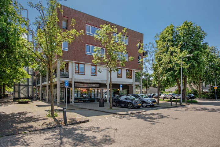 Photo 32 of J.S. Bachlaan 159