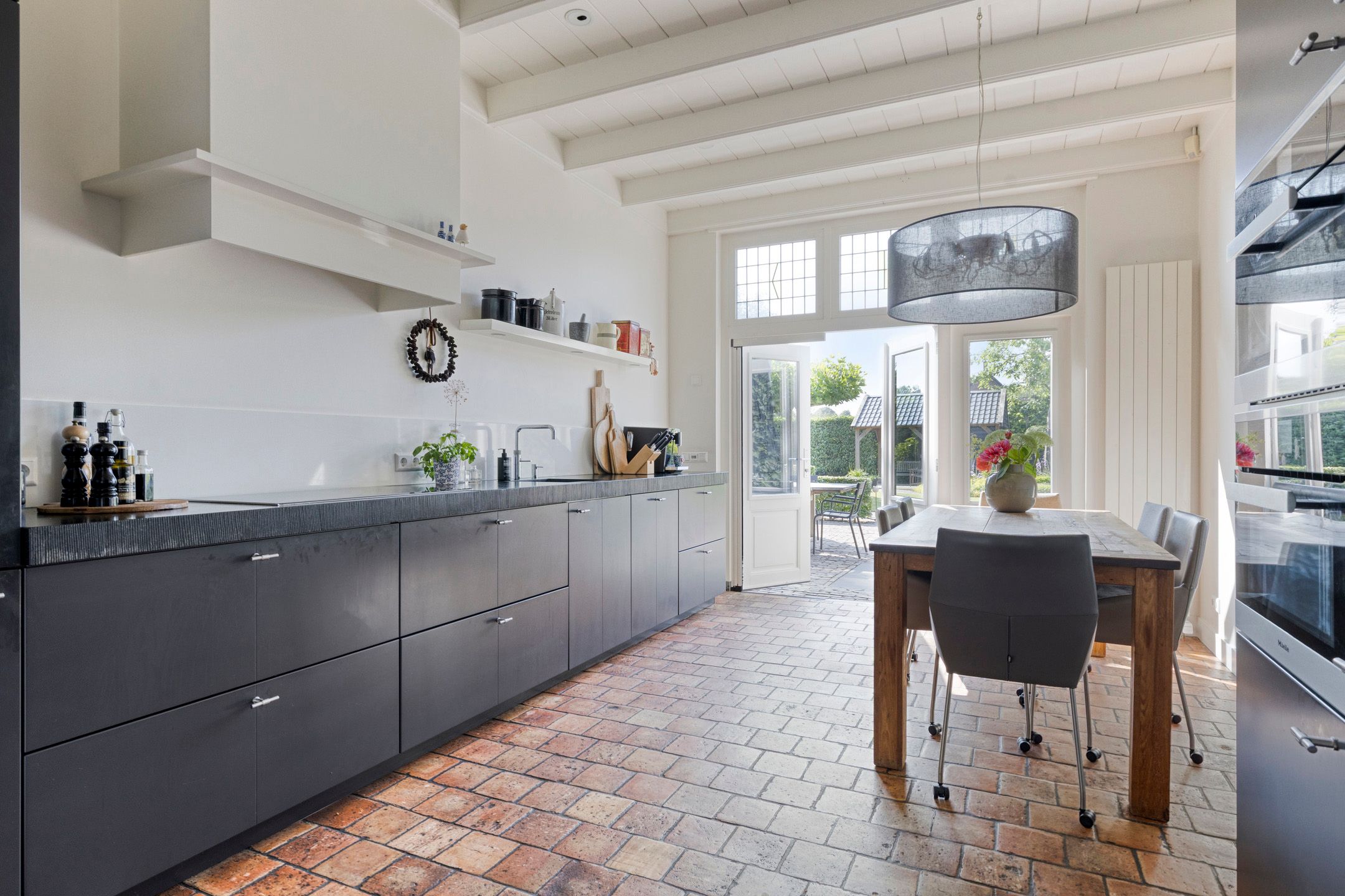 Photo 12 of Achtersloot 35