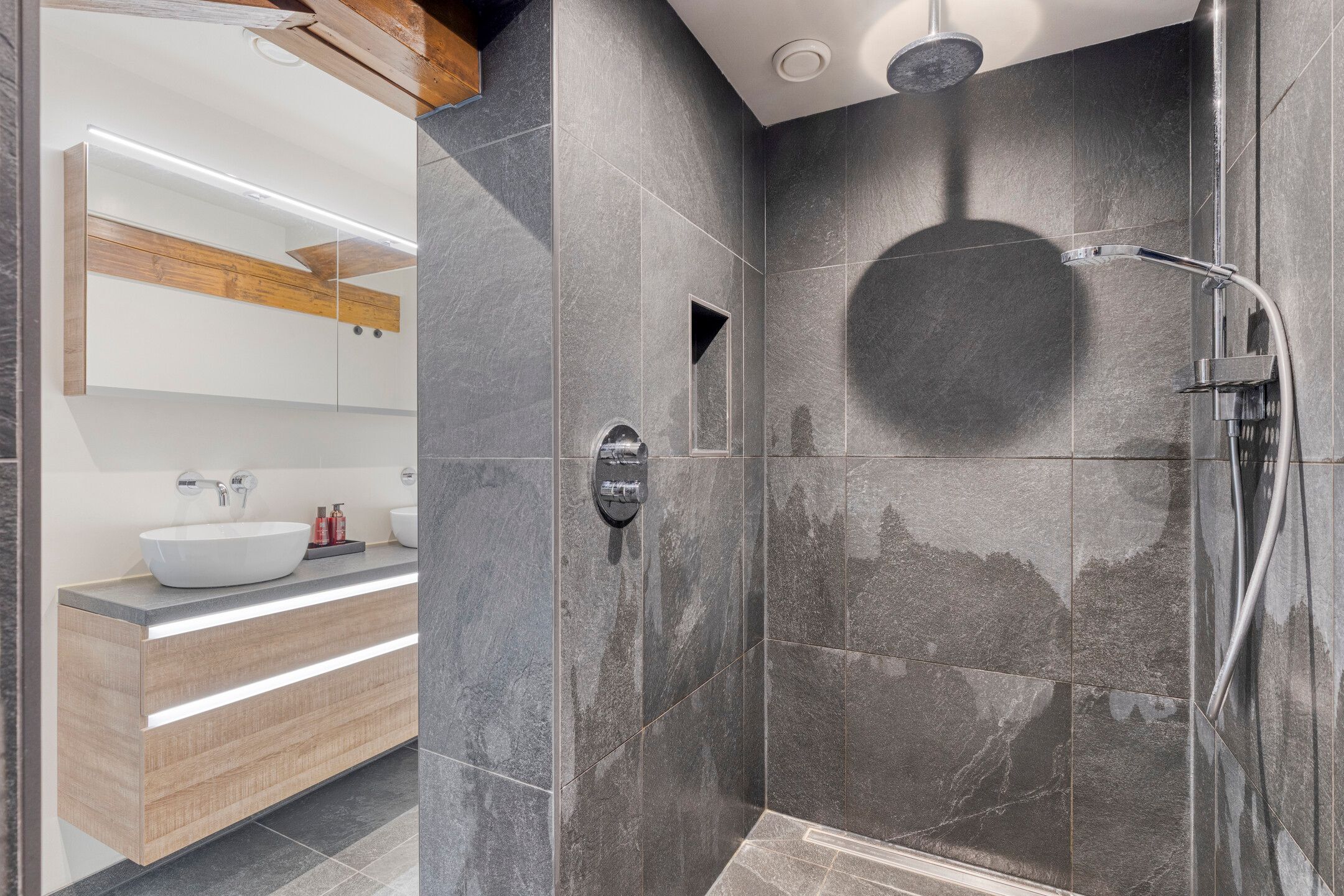 Photo 42 of Achtersloot 35