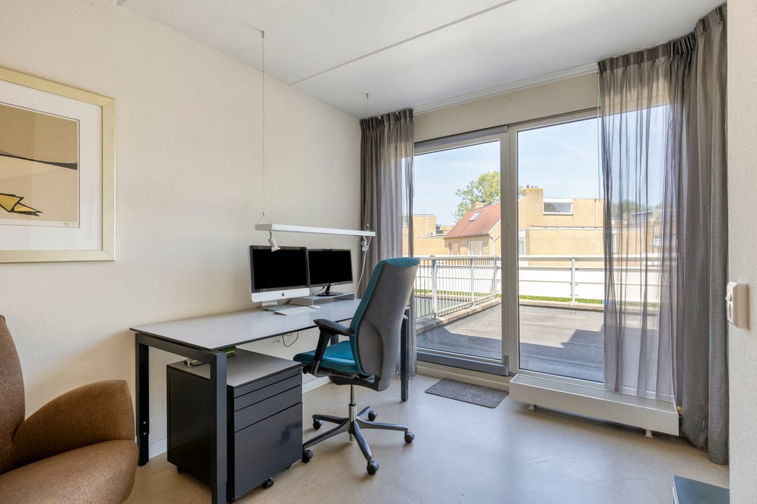 Photo 37 of Klaproos 22