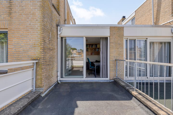 Photo 42 of Klaproos 22