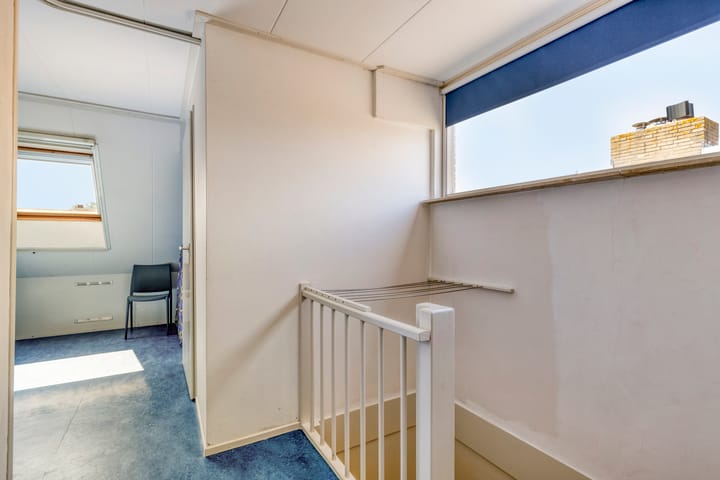 Photo 51 of Klaproos 22