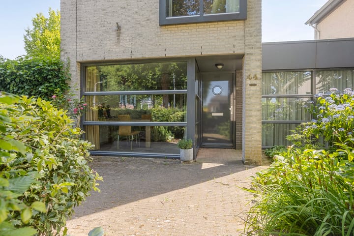 Foto 8 van Maasbommelstraat 44