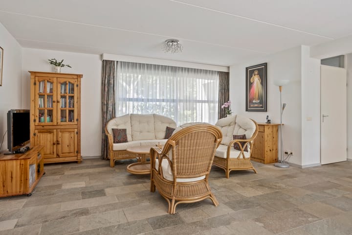 Foto 12 van Maasbommelstraat 44