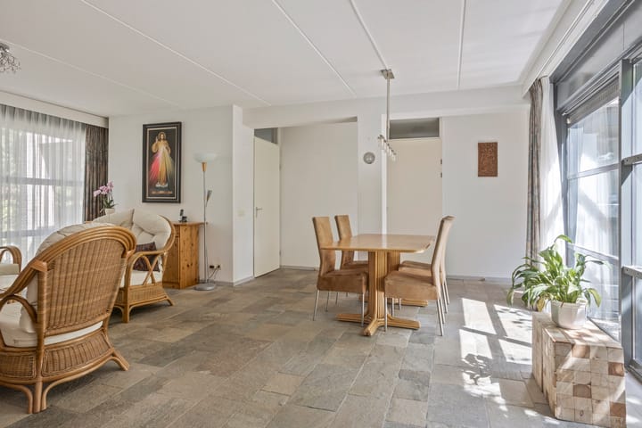 Foto 13 van Maasbommelstraat 44