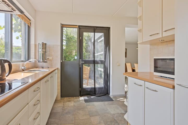 Foto 16 van Maasbommelstraat 44