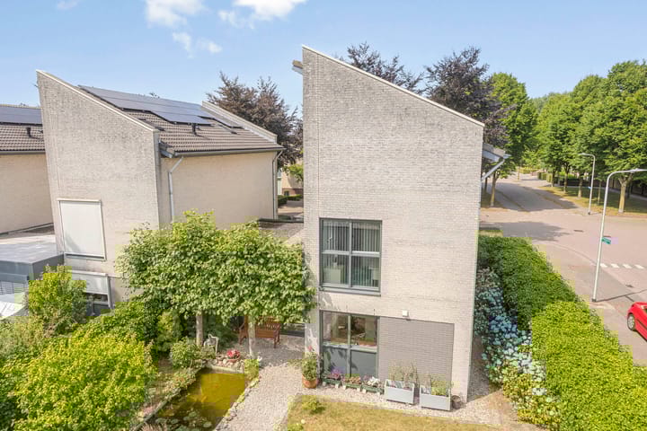 Foto 32 van Maasbommelstraat 44