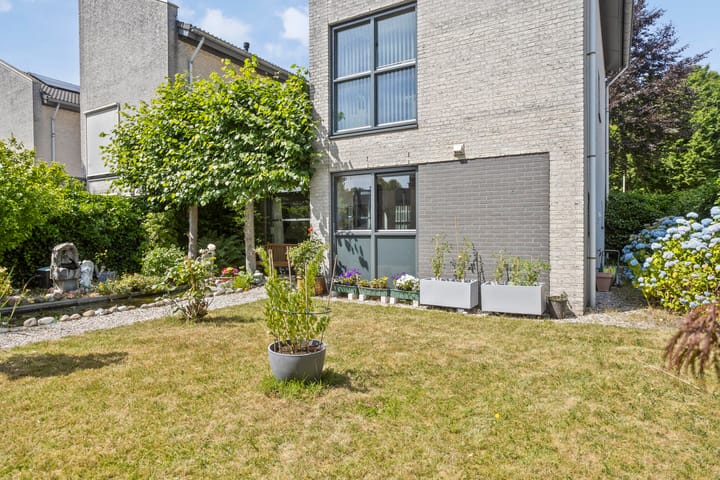 Foto 34 van Maasbommelstraat 44