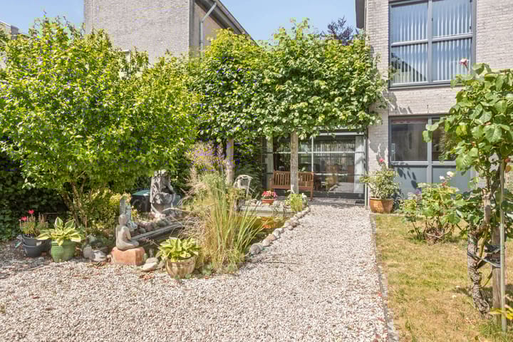 Foto 35 van Maasbommelstraat 44