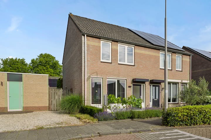 Photo 1 of Burgemeester van Heesbeenstraat 50